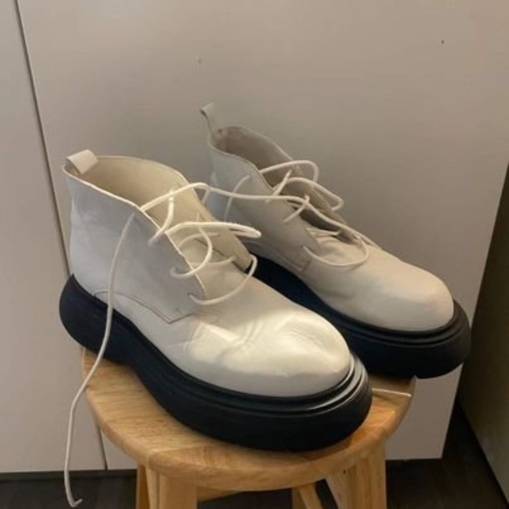 L’intervalle white leather boots
